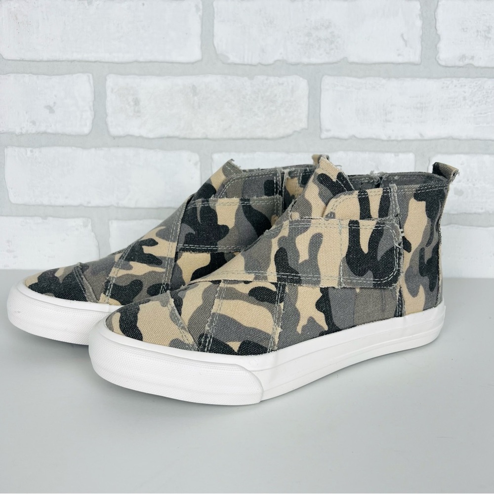 Gypsy Jazz "Florence" Camo Hi-Top Sneaker Strap Shoes NEW Sizes 6.5. NEW IN BOX.